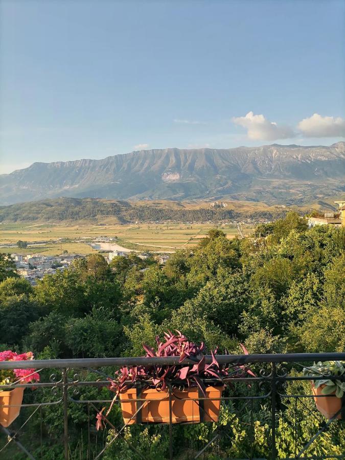 Bixhaku Guesthouse Gjirokaster Exterior photo