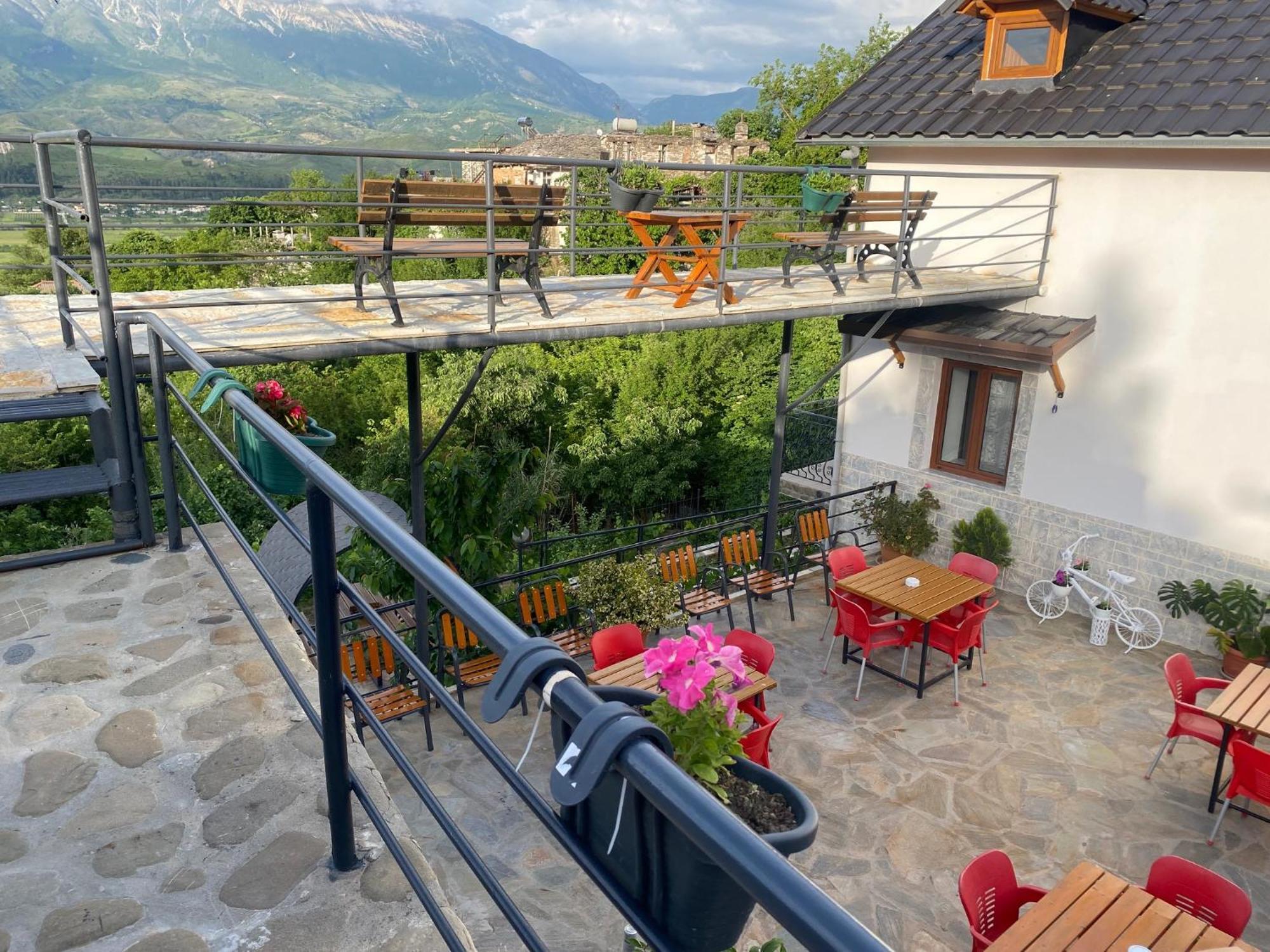 Bixhaku Guesthouse Gjirokaster Exterior photo